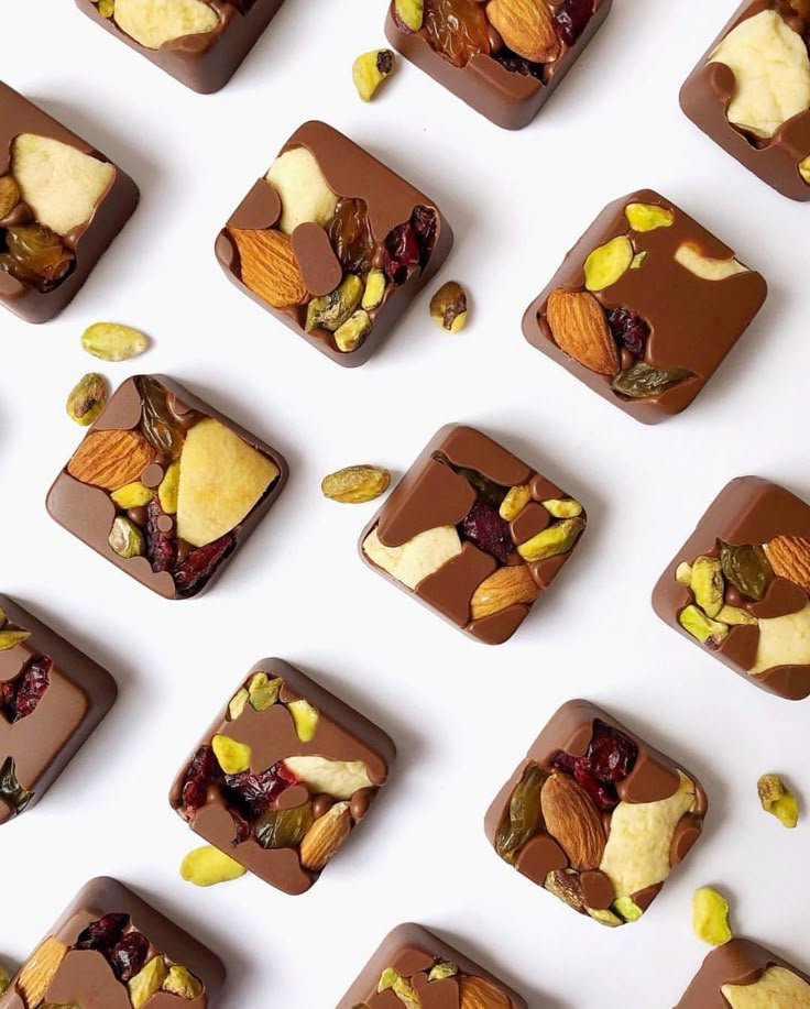 Signature Fruit & Nut Squares – 15 Piece Pack